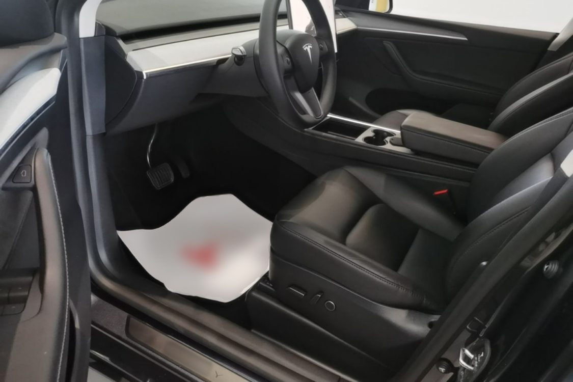 Tesla Model Y 2024 #17 Tesla Model Y 2024 car image #17
