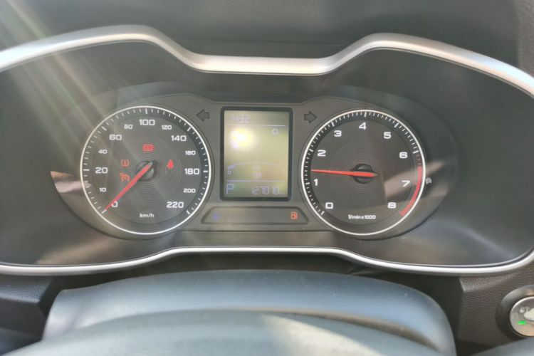 MG ZS 2018 car image #12