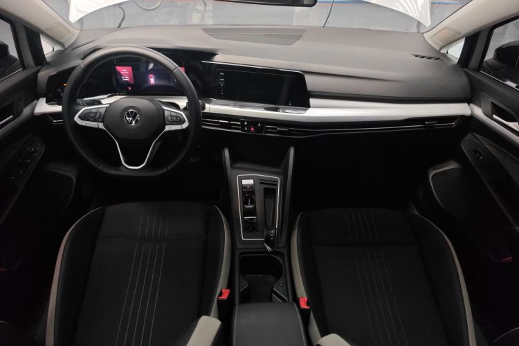 Volkswagen Golf 2024 صورة سيارة #11