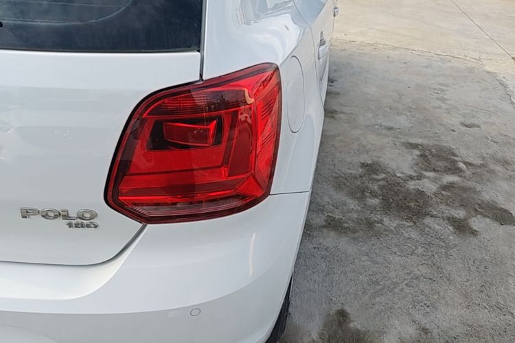 Volkswagen Polo 2018 car image #8
