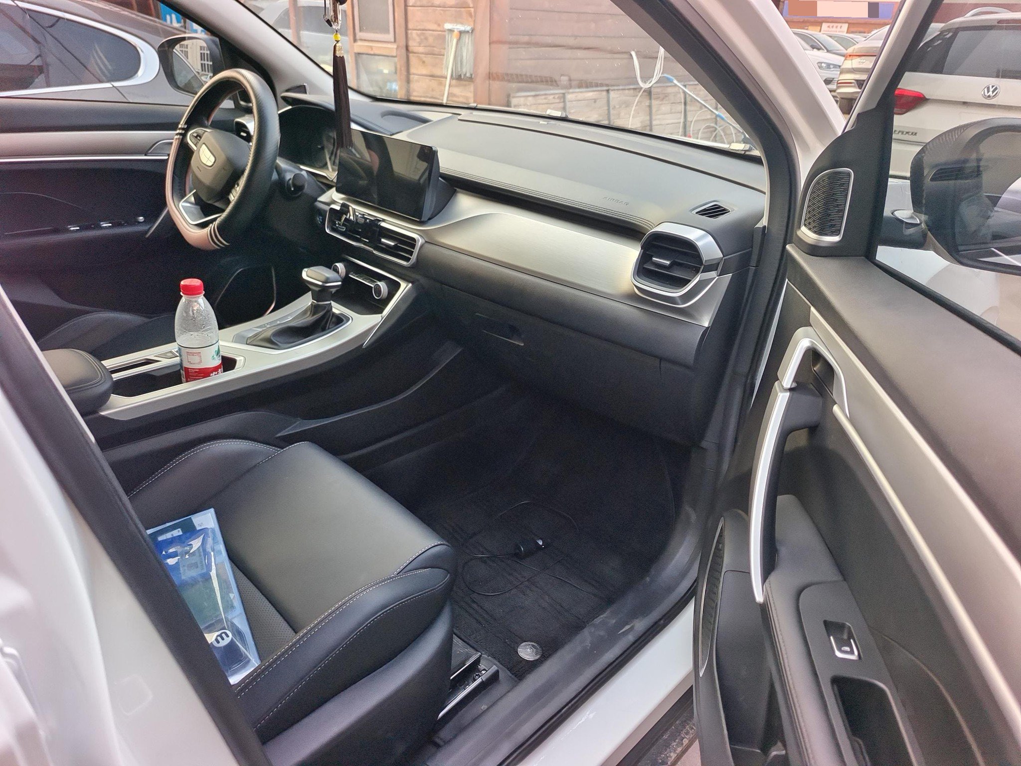 GEELY Coolray 2025 car image #3