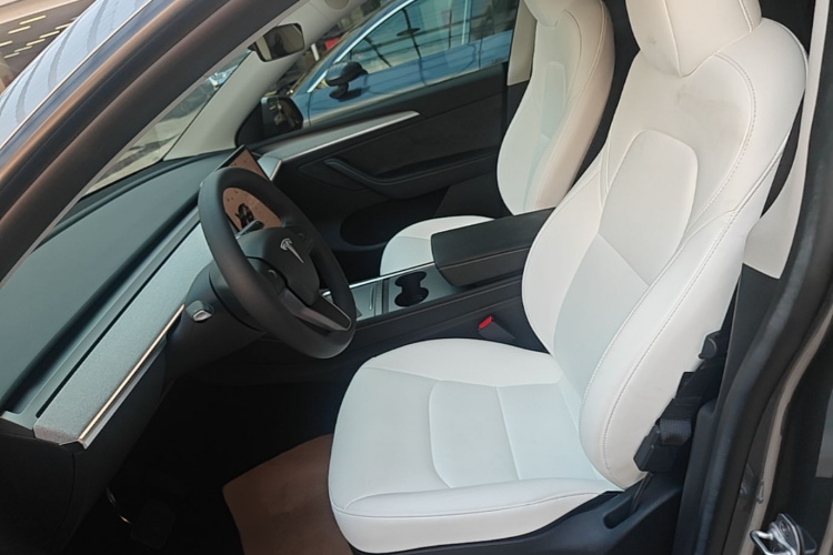 Tesla Model Y 2024 #19 Tesla Model Y 2024 car image #19
