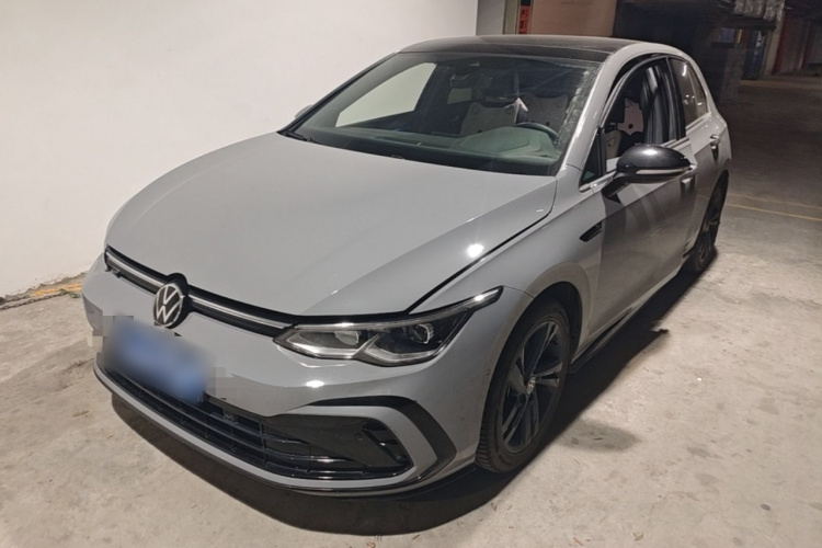 Volkswagen Golf 2023 car image #2