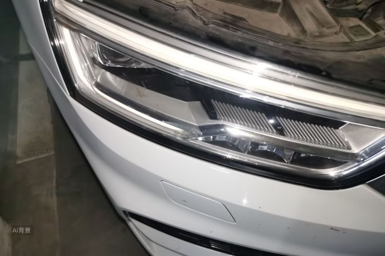 Audi Q3 2019 car image #8
