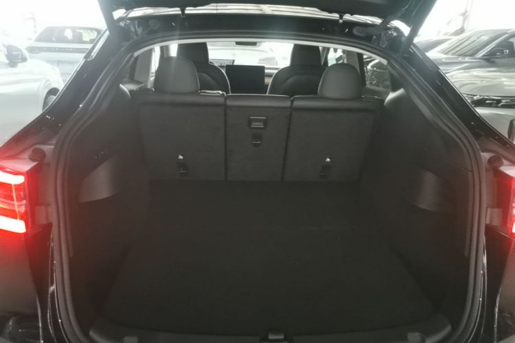 Tesla Model Y 2023 #19 Tesla Model Y 2023 car image #19