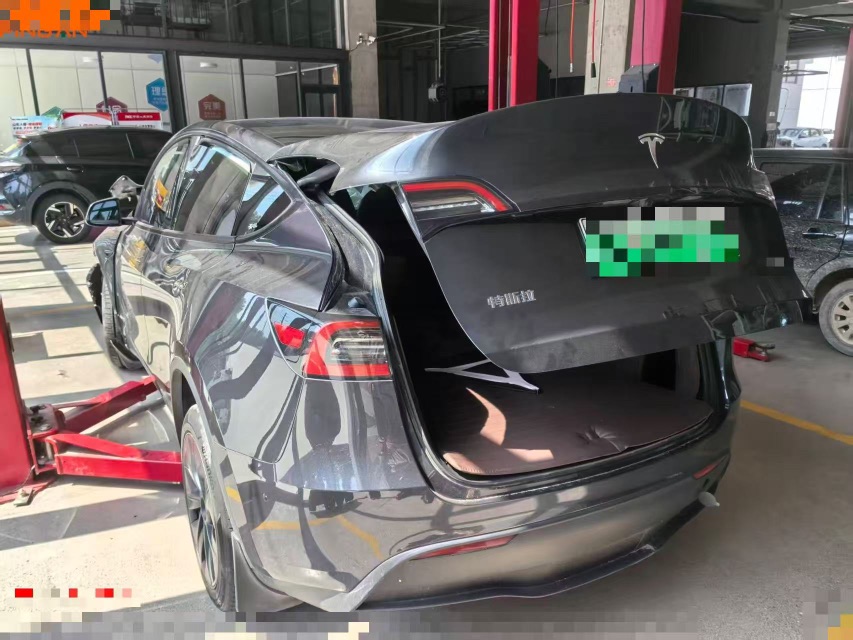 Tesla Model Y 2024 #13 Tesla Model Y 2024 car image #13