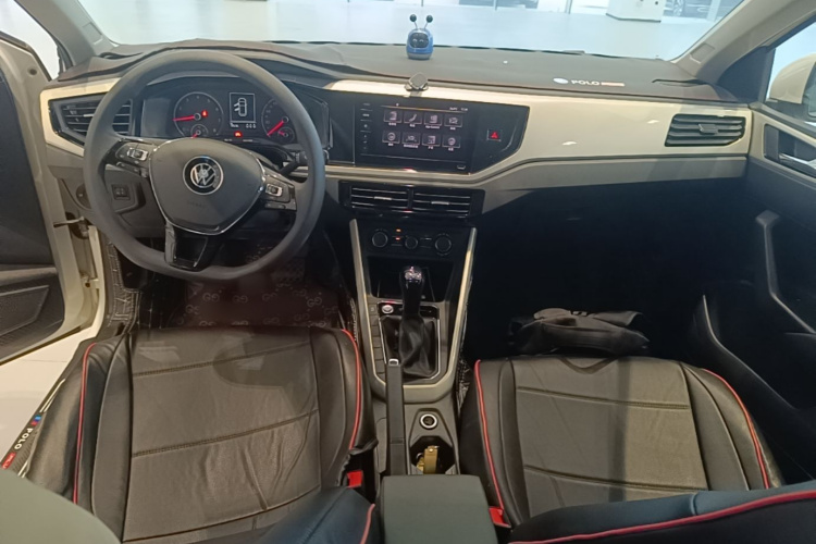 Volkswagen Polo 2021 car image #11