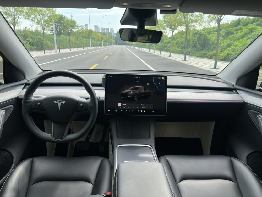 Tesla Model Y 2023 #5 Tesla Model Y 2023 car image #5
