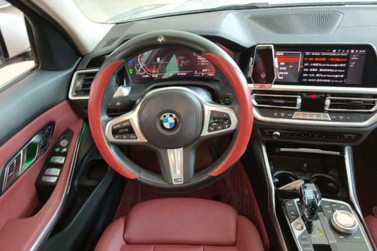 BMW 3 Series 2021 car image #11
