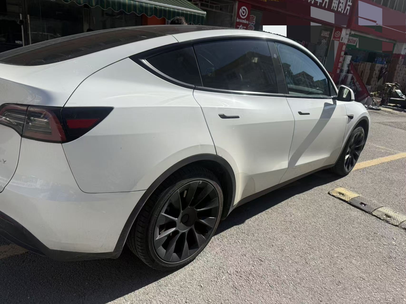 Tesla Model Y 2024 car image #3