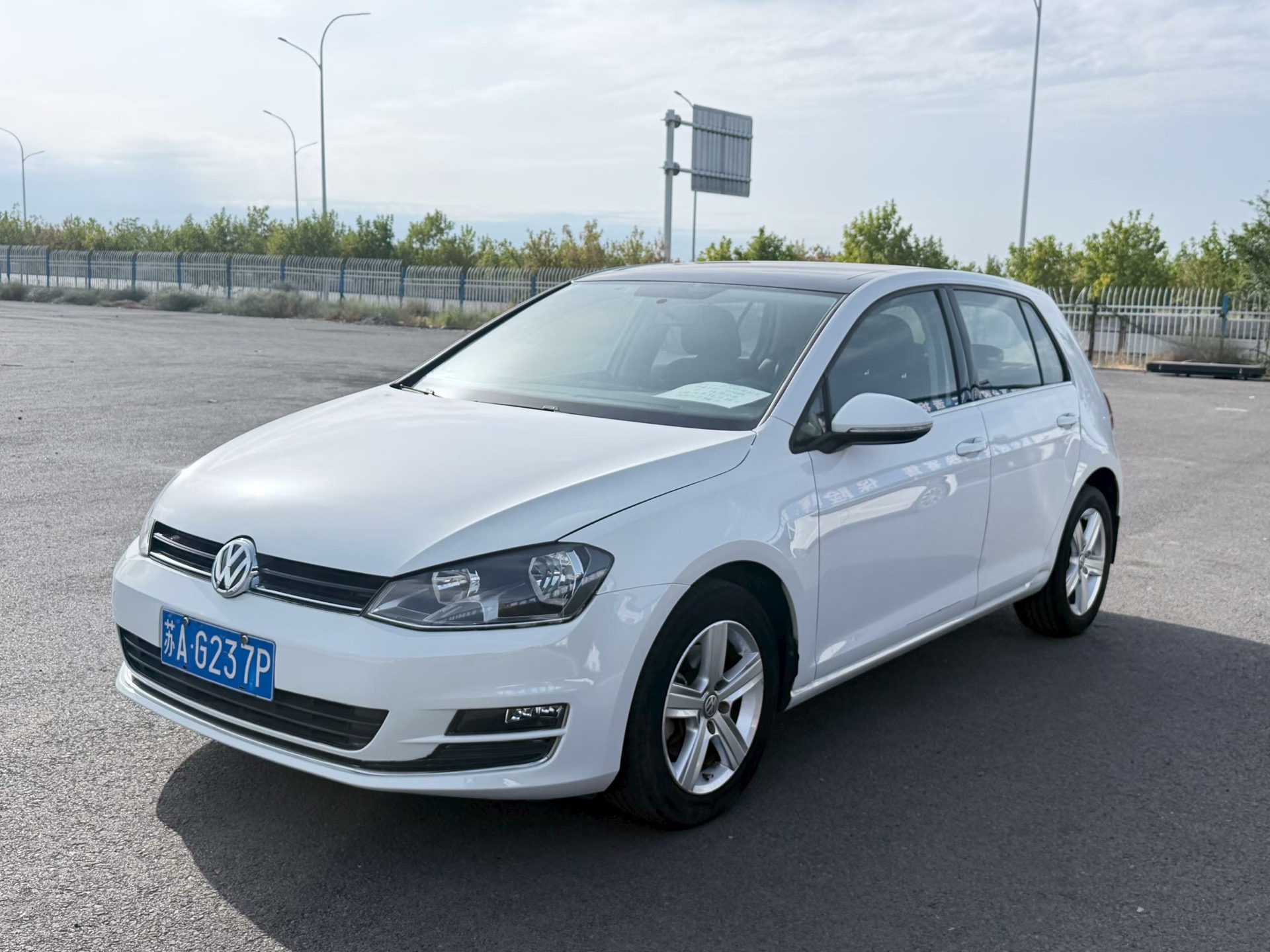2014 2014 car image
