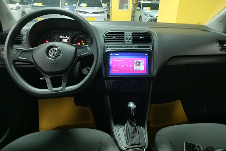 Volkswagen Polo 2018 car image #11
