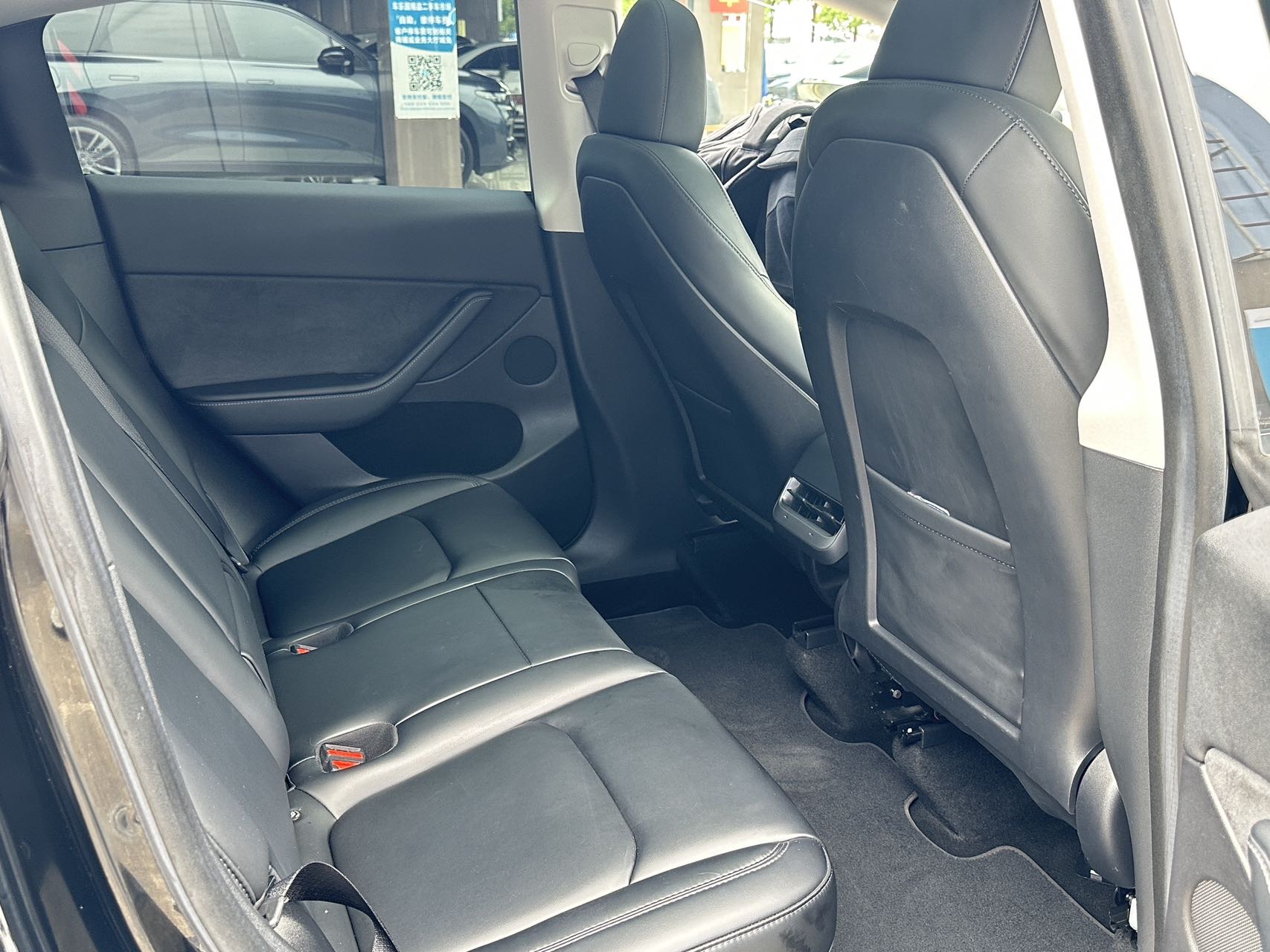 Tesla Model Y 2023 #10 Tesla Model Y 2023 car image #10