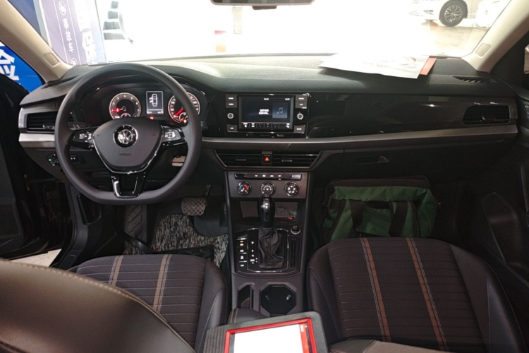 Volkswagen Lavida 2019 #11 Volkswagen Lavida 2019 car image #11
