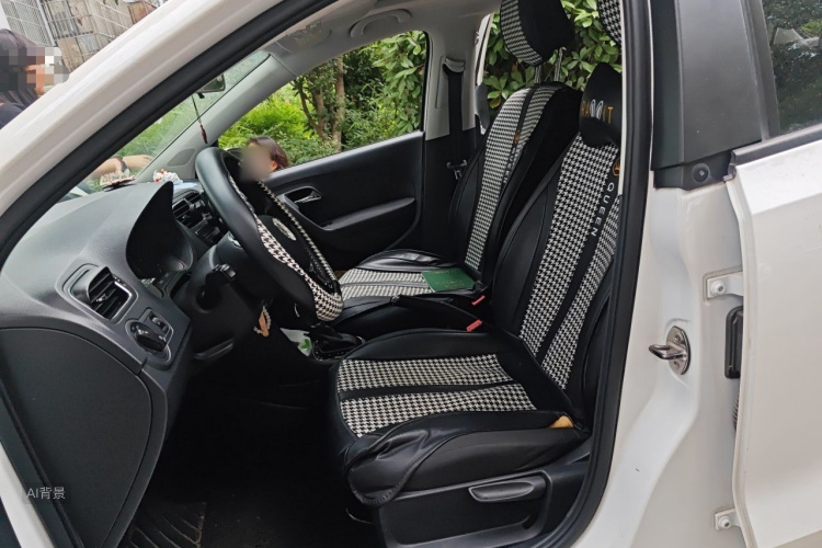 Volkswagen Polo 2018 car image #17