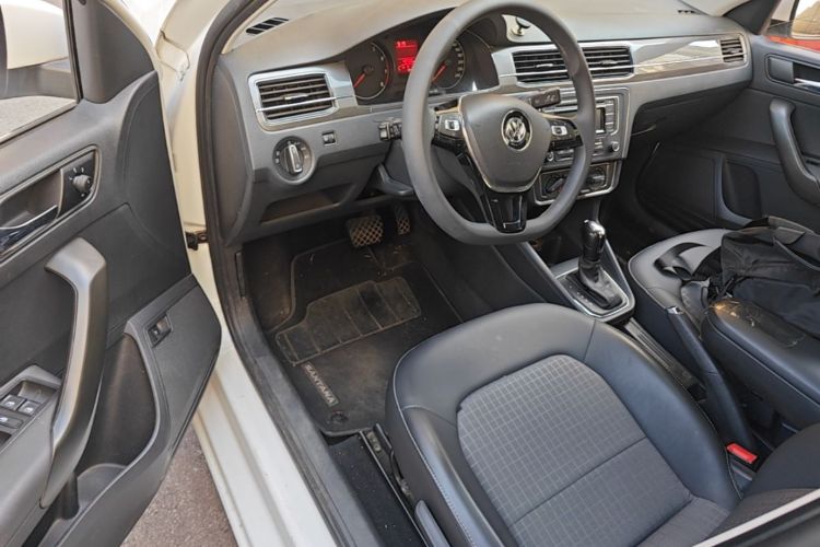 Volkswagen Santana 2016 car image #16