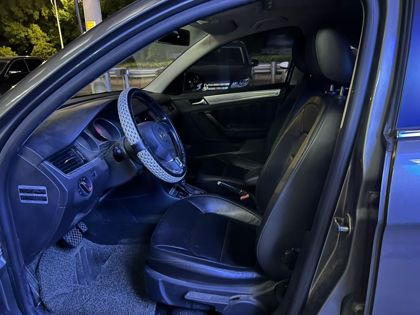 Volkswagen Bora 2014 car image #7