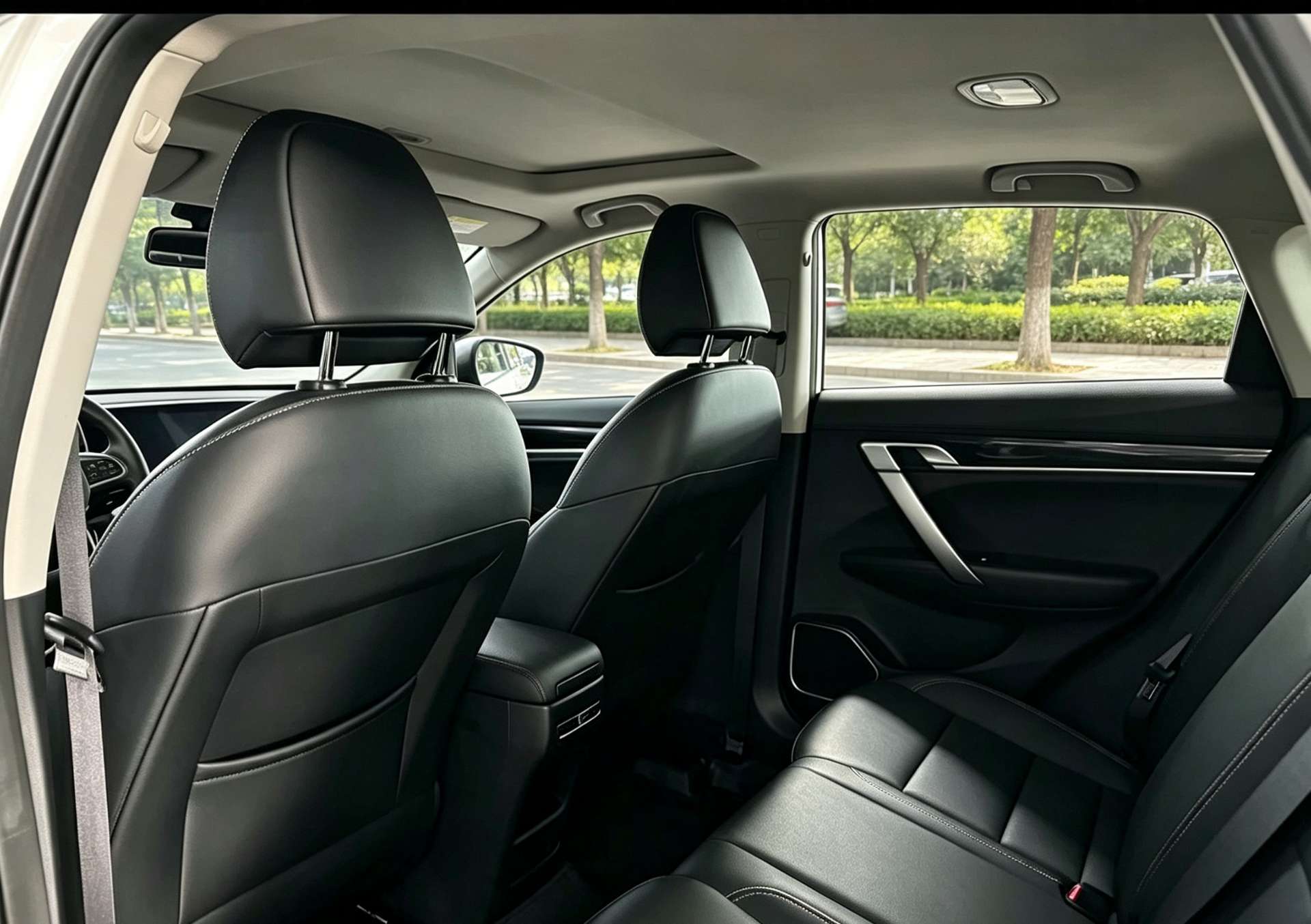 GEELY Coolray 2025 car image #5