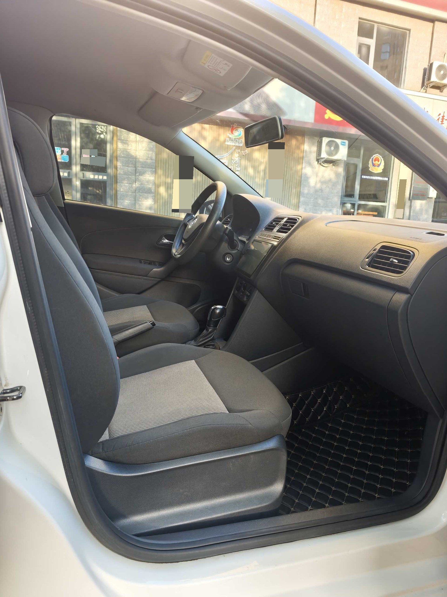 Volkswagen Polo 2019 car image #8