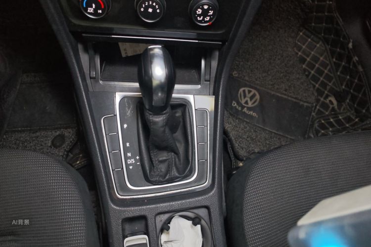 Volkswagen Golf 2018 صورة سيارة #16