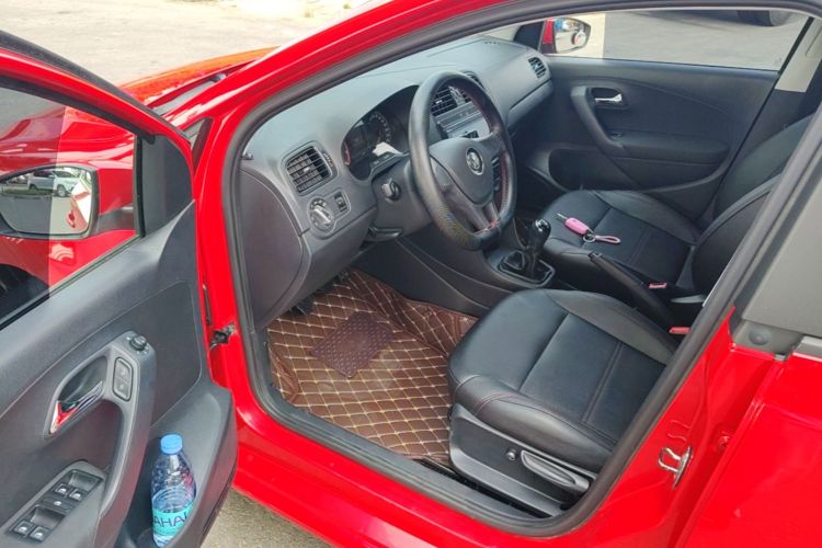 Volkswagen Polo 2018 car image #12