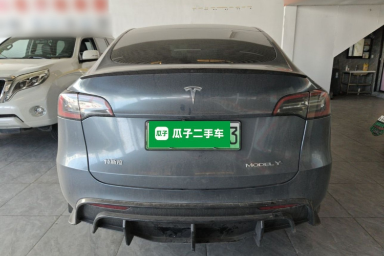 Tesla Model Y 2023 #6 Tesla Model Y 2023 car image #6