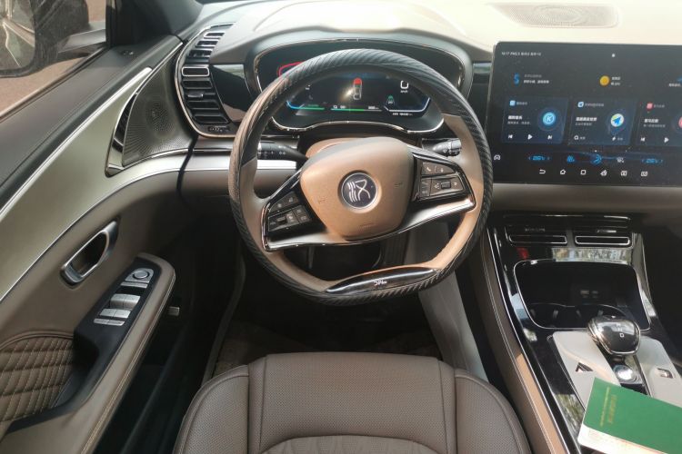 BYD Han 2023 car image #11