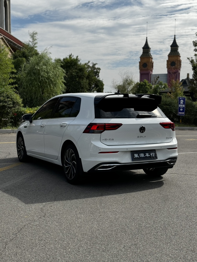 Volkswagen Golf 2022 car image #8