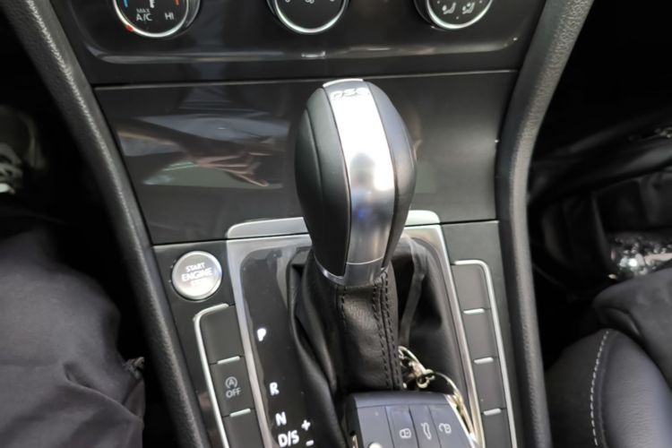 Volkswagen Golf 2019 #14 Volkswagen Golf 2019 car image #14