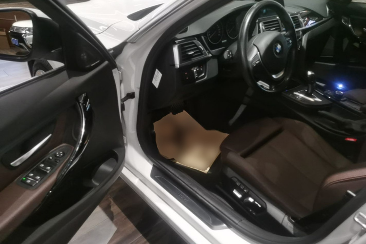 BMW 3 Series 2018 #16 BMW 3 Series 2018 car image #16