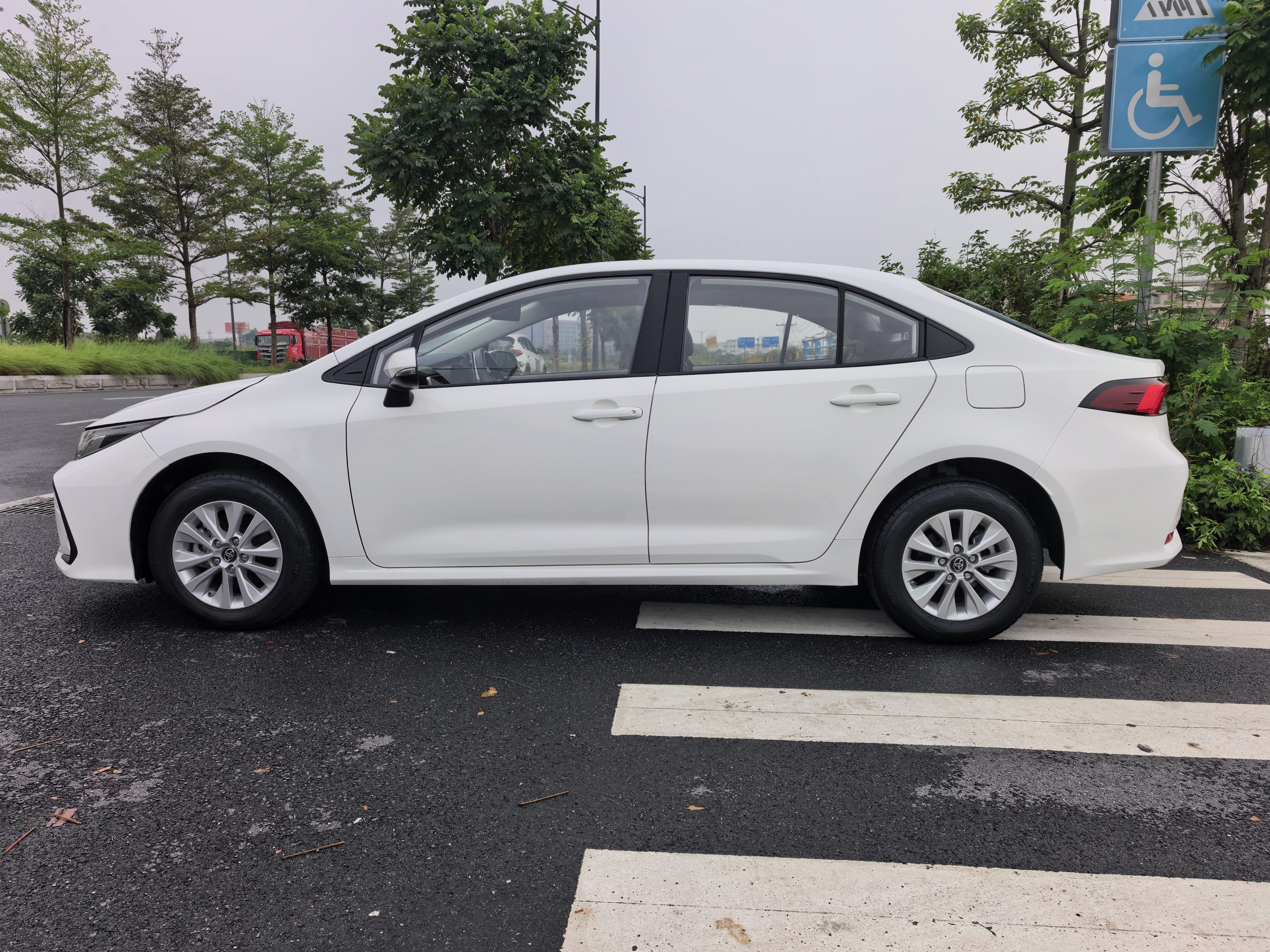 Toyota Corolla 2019 #4 Toyota Corolla 2019 car image #4