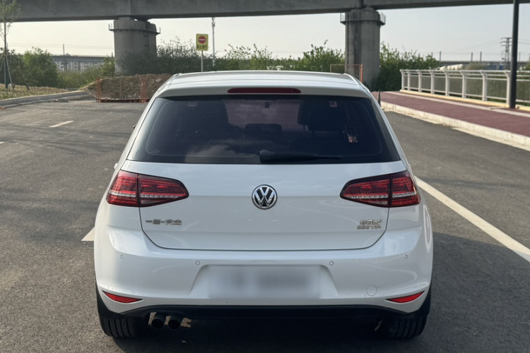 Volkswagen Golf 2017 imagen de coche #4