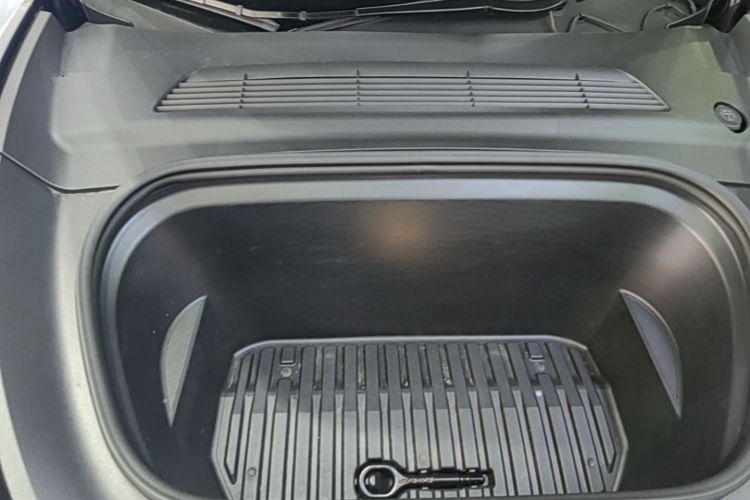 Tesla Model Y 2023 #22 Tesla Model Y 2023 car image #22