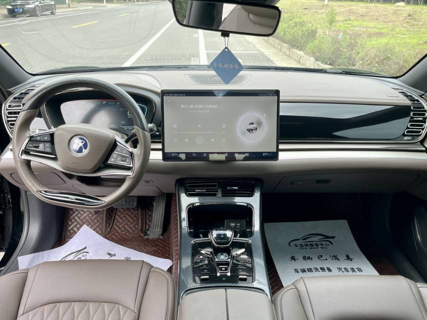 BYD Han 2023 car image #6