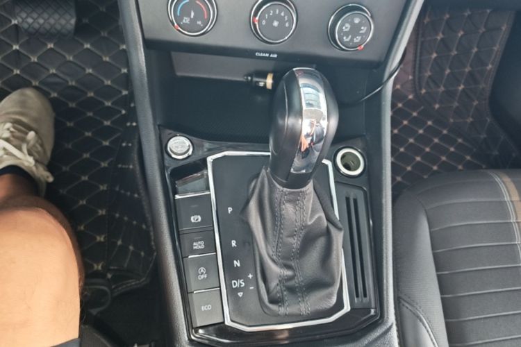 Volkswagen Lavida 2021 car image #14