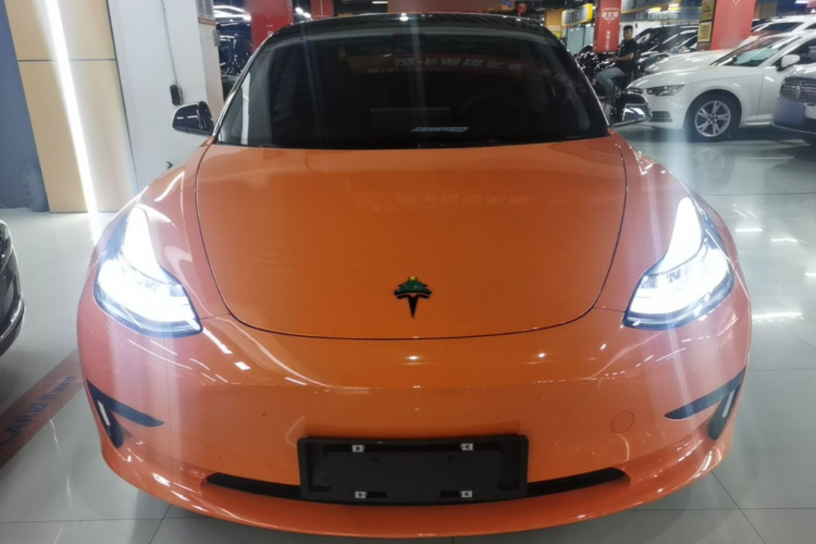 Tesla Model 3 2023 car image #3