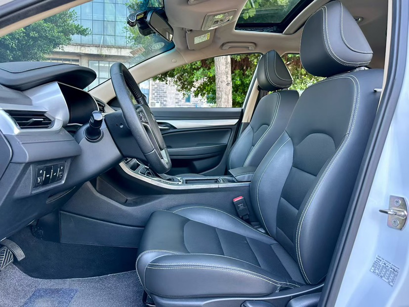 GEELY Emgrand 2019 car image #6