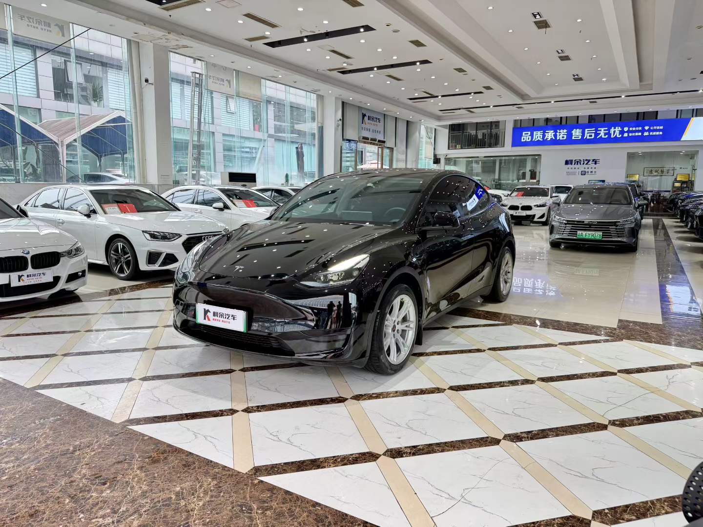 Tesla Model Y 2023 Tesla Model Y 2023 صورة سيارة
