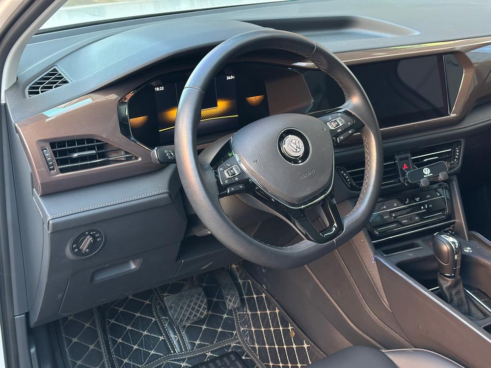 Volkswagen Tharu 2023 car image #17