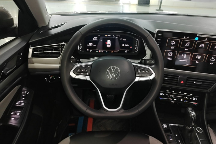 Volkswagen Bora 2023 car image #11