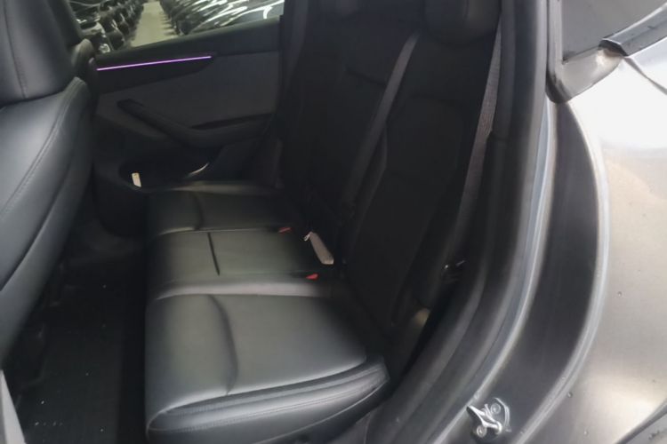 Tesla Model Y 2025 #17 Tesla Model Y 2025 car image #17