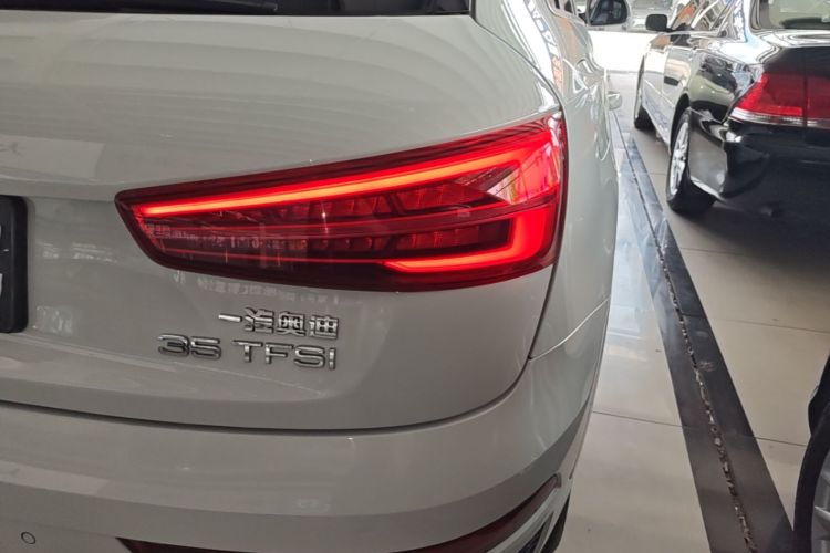 Audi Q3 2019 #8 Audi Q3 2019 car image #8