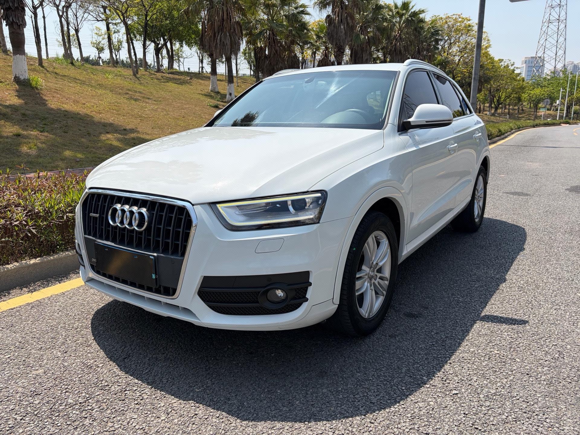 Audi Q3 2016 car image 