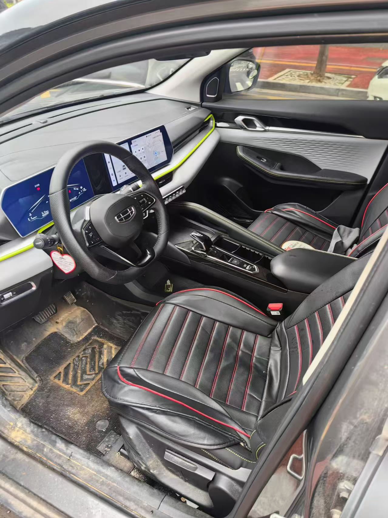 GEELY Coolray 2023 car image #4