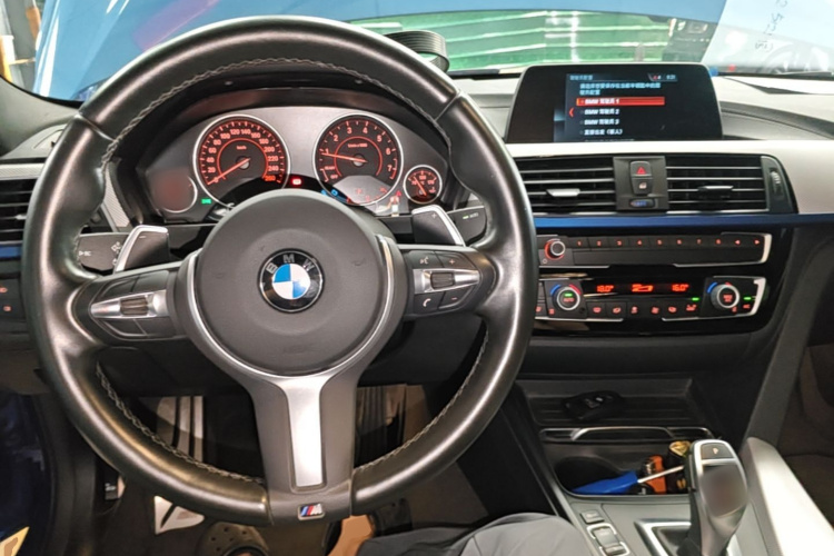 BMW 3 Series 2018 #10 BMW 3 Series 2018 car image #10