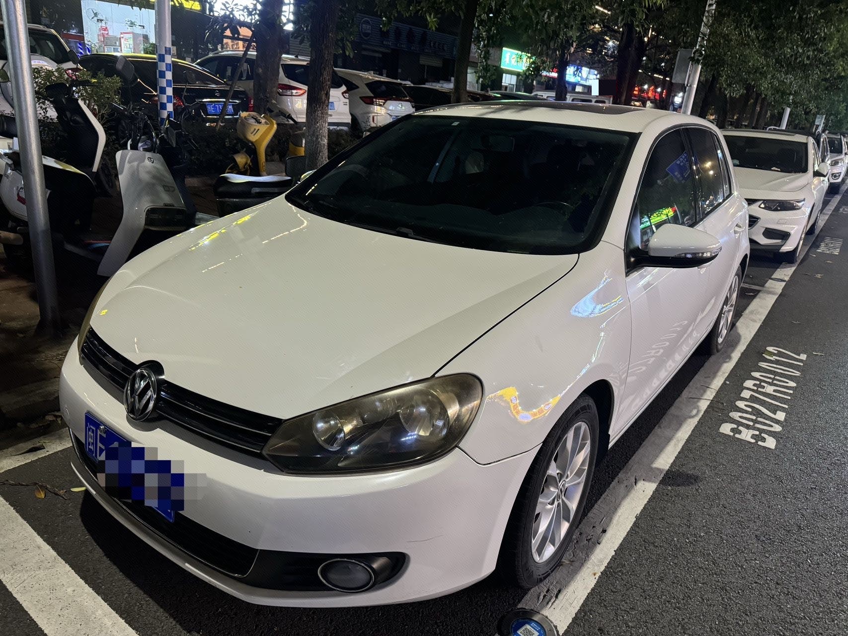 Volkswagen Golf 2014 car image 