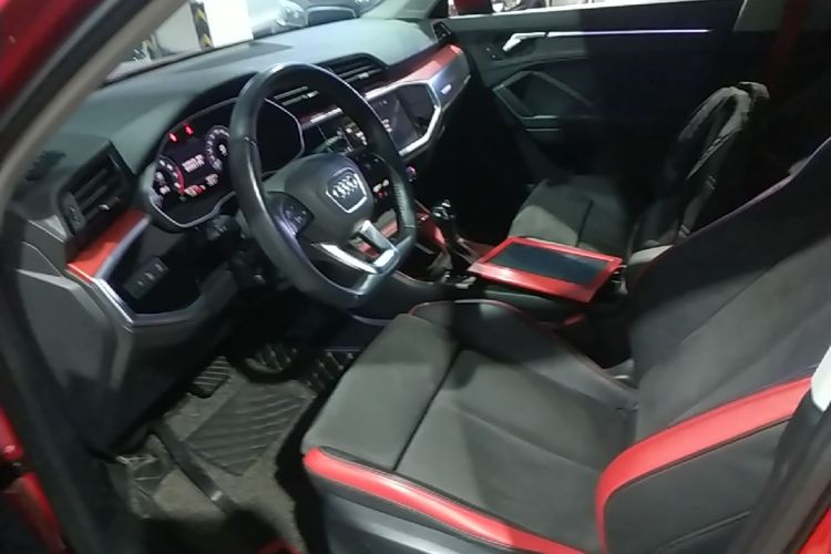 Audi Q3 2021 immagine di auto #15