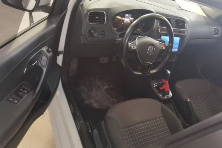 Volkswagen Polo 2017 #12 Volkswagen Polo 2017 car image #12