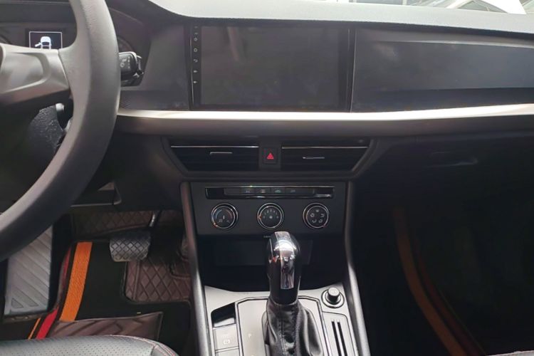 Volkswagen Lavida 2018 car image #13
