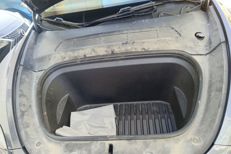 Tesla Model Y 2021 #20 Tesla Model Y 2021 car image #20